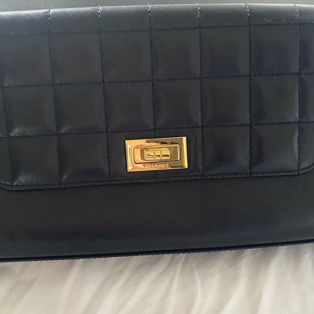 Authentic black leather quilted Chanel accordion quilted flap bag - Picture 7 of 16